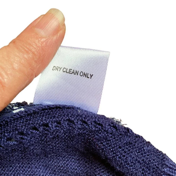 Skies are‎ Blue Women's Pullover Top, Size Small, Blue & White Geometric Knit - Picture 9 of 9